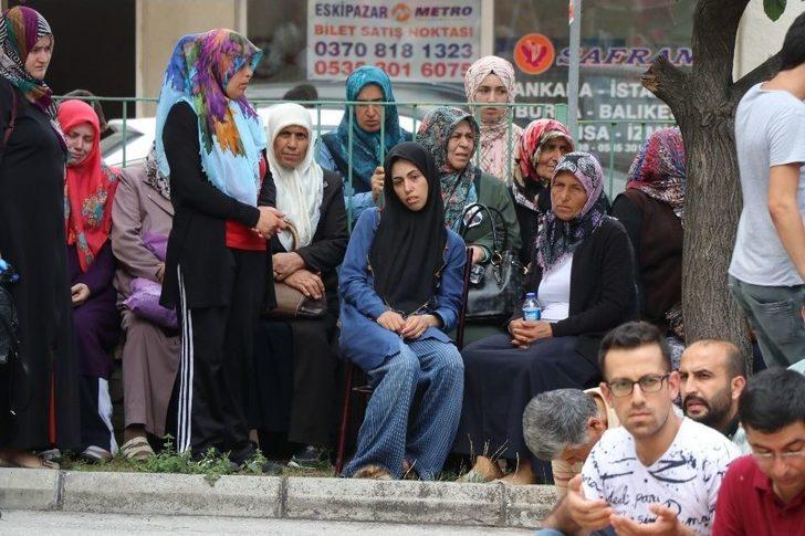 Yıldırım Düşmesi Sonucu Hayatını Kaybeden Genç Savcı Son Yolcuğuna Uğurlandı G2