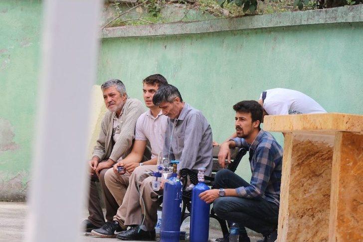 Yıldırım Düşmesi Sonucu Hayatını Kaybeden Genç Savcı Son Yolcuğuna Uğurlandı G3