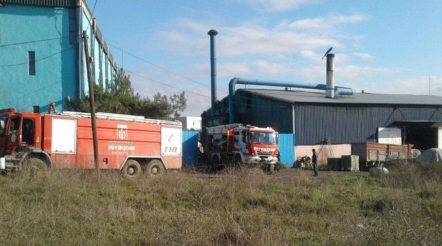 Kocaeli&rsquo;de D&ouml;k&uuml;m Fabrikasında Yangın