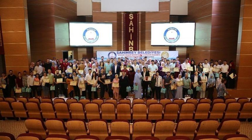 Evlilik Okulu&rsquo;ndan 224 &Ccedil;ift Daha Sertifikalarını Aldı