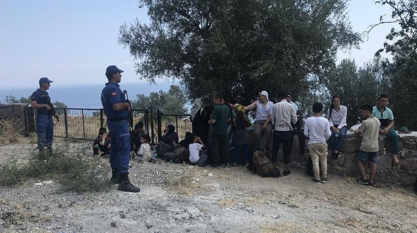 &Ccedil;anakkale&rsquo;de 45 Ka&ccedil;ak G&ouml;&ccedil;men Yakalandı