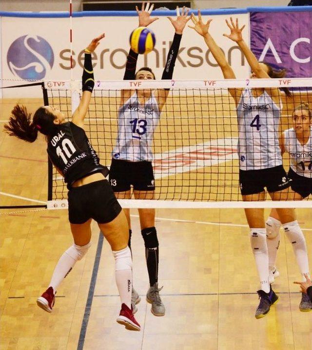 Vestel Venus Sultanlar Ligi: Seramiksan: 3 - Halkbank: 1