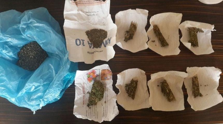 Eve Yapılan Operasyonda Uyuşturucu Ele Ge&ccedil;irildi