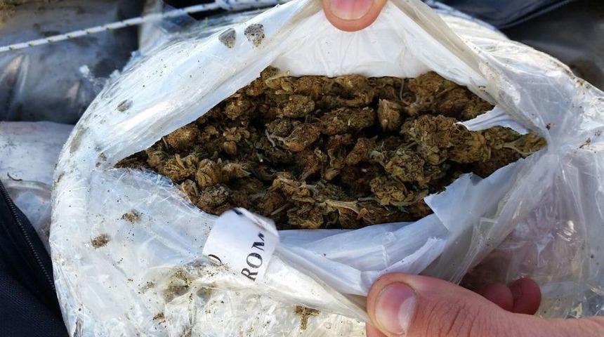 &Ccedil;anakkale&rsquo;de Deniz Kıyısında Bin 500 Kilogram Esrar Ele Ge&ccedil;irildi