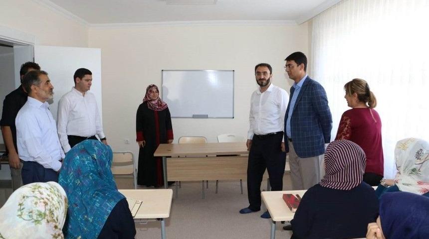 Diyarbakır&rsquo;da 11 Katlı Yatılı Kız Hafızlık Kur&rsquo;an Kursu A&ccedil;ıldı