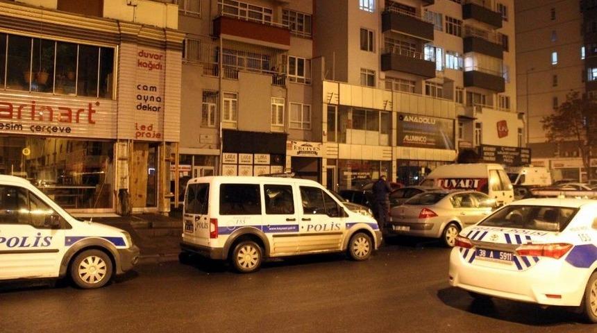 (&ouml;zel Haber) Tartıştığı Babasını Boğazını Keserek &Ouml;ld&uuml;rd&uuml;