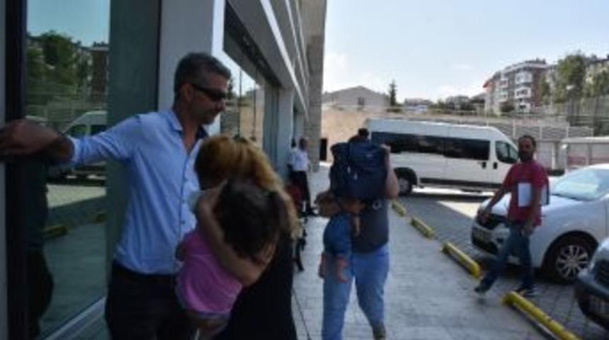 Kucağında Bebekleriyle Adliyeye Getirilen 2 Kadın Zanlı Tutuklandı