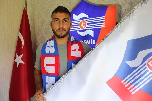 Karabükspor İki Genç Futbolcuyu Kadrosuna Kattı