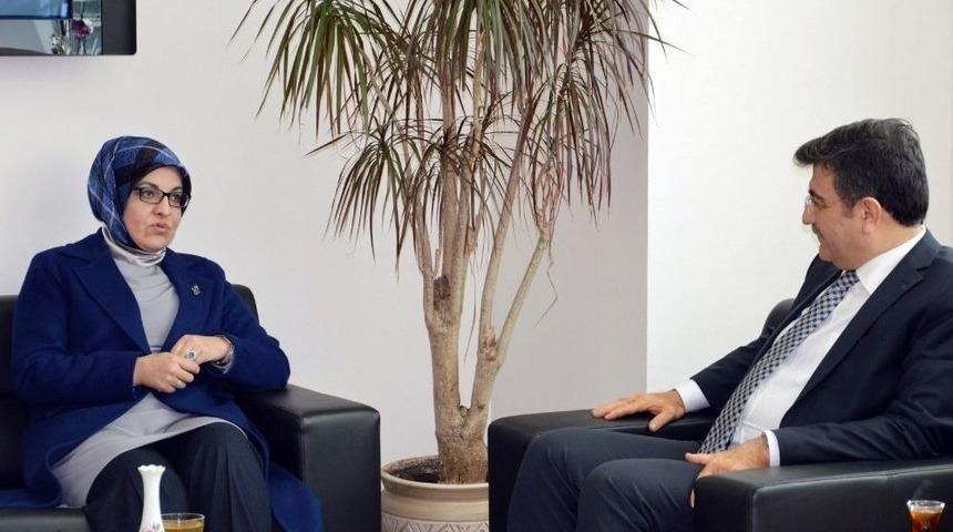 Başkan Fatma Toru: "toplumla İ&ccedil; İ&ccedil;e Olmak Yerel Y&ouml;netimlerde Başarıyı Getiriyor"