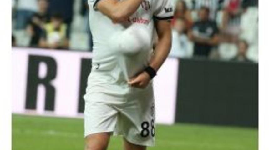 Caner Erkin Golü Eşine Hediye Etti