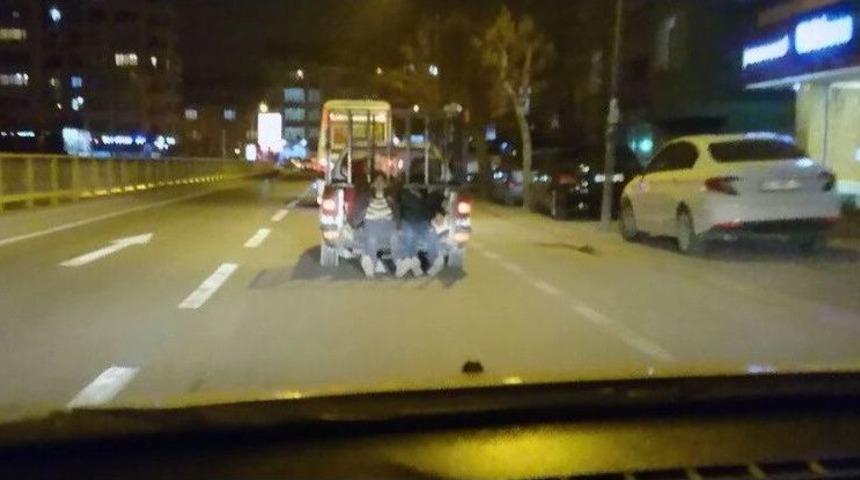 Kamyonet &Uuml;zerinde Tehlikeli Yolculuk