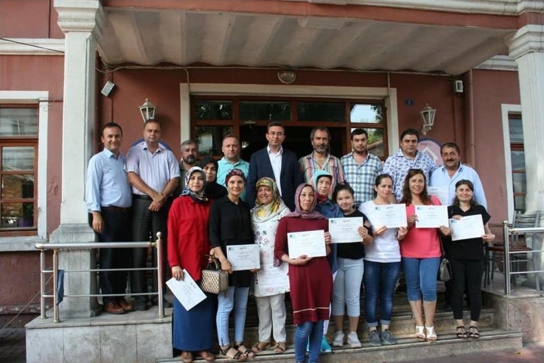 &Ccedil;ayemder, Girişimcilik Kursundaki Kursiyer Belgelerini Aldı