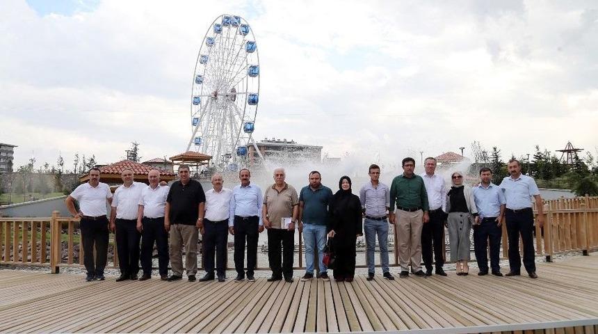 Başkan Duruay Ve Meclis Üyelerinden Şehir Parkı Çıkarması