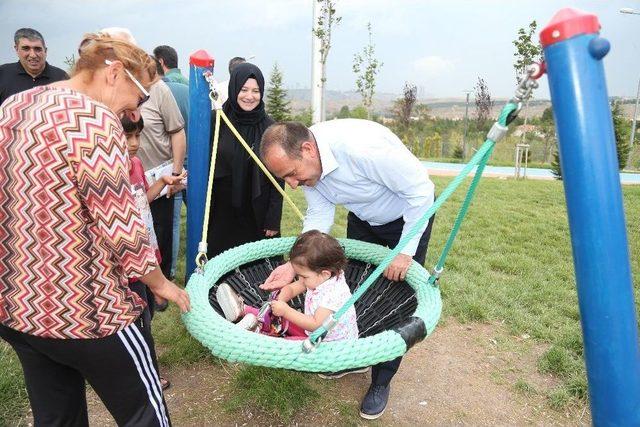 Başkan Duruay Ve Meclis Üyelerinden Şehir Parkı Çıkarması