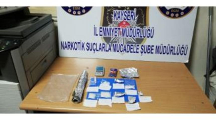 Kayseri&rsquo;de Uyuşturucu Operasyonu: 5 G&ouml;zaltı