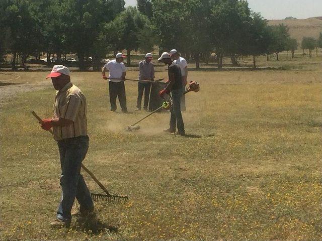 Malazgirt Belediyesi Milli Park’ta Temizlik Çalışmalarına Yoğunluk Verdi