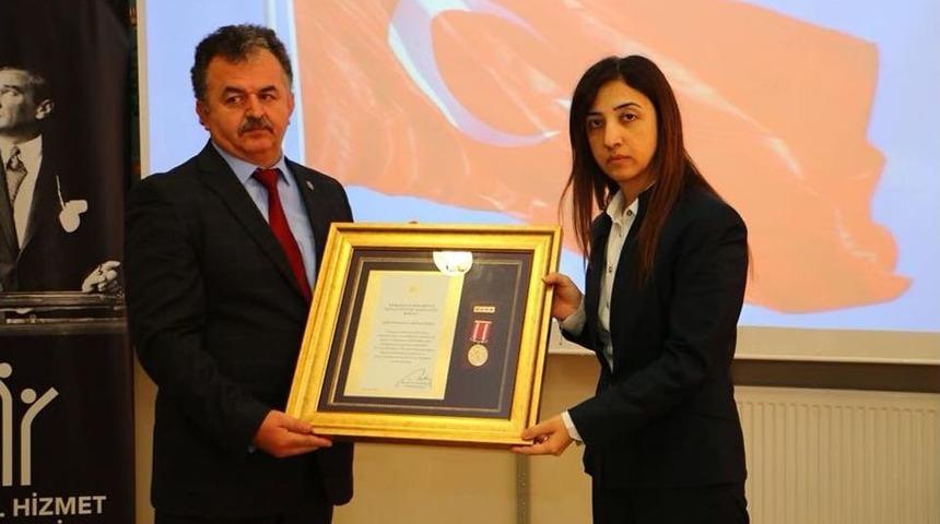 Yalovalı Şehidin Babasına "devlet &Ouml;v&uuml;n&ccedil; Madalyası Ve Beratı" Verildi