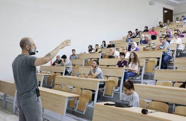 Kto Karatay’da “hayallerinizi Birlikte Tasarlayalım” Konferansı