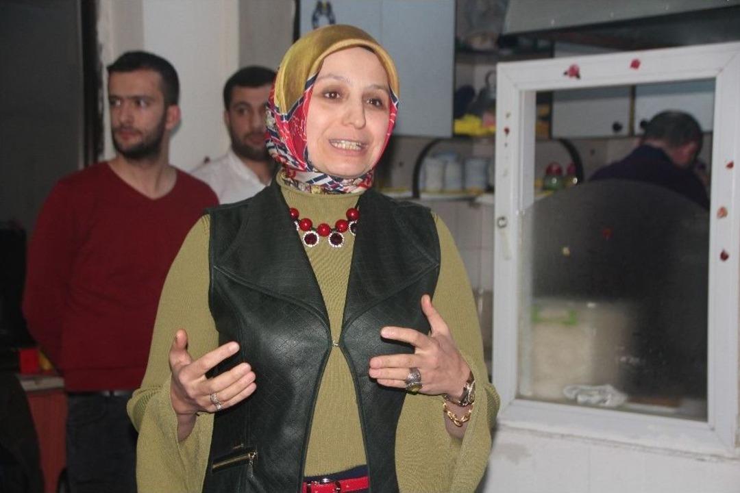 Bayan Milli Eğitim İl M&uuml;d&uuml;r&uuml; Kahve Kahve Gezerek Velileri Bilin&ccedil;lendiriyor