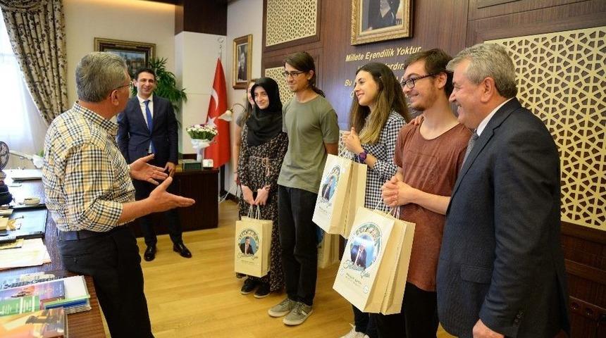 Yks Şampiyonundan Başkan &Ccedil;etin&rsquo;e Ziyaret