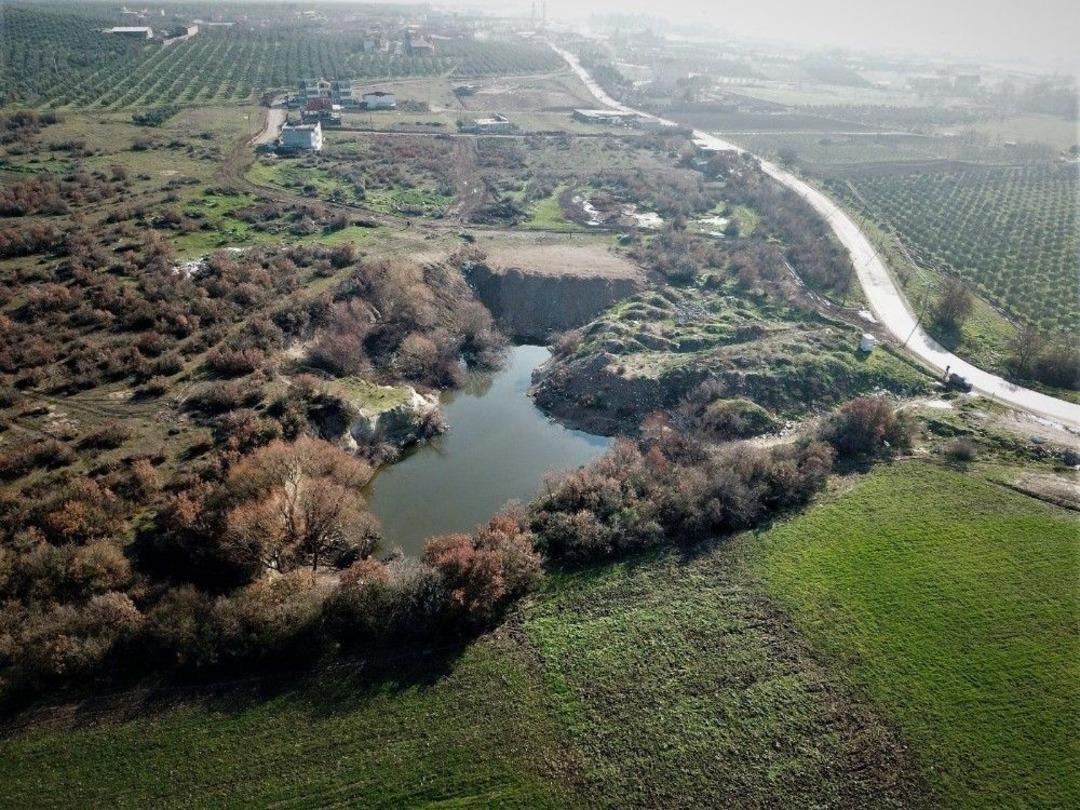 Bursa&rsquo;da Bataklık Alanlara Meyve Fidanları Dikildi