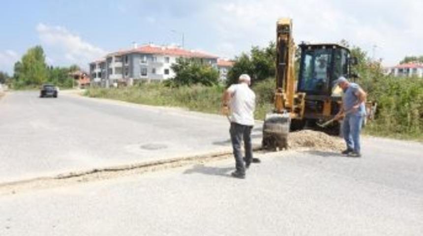 D&uuml;zce&rsquo;de Bozuk Yollar Onarılıyor