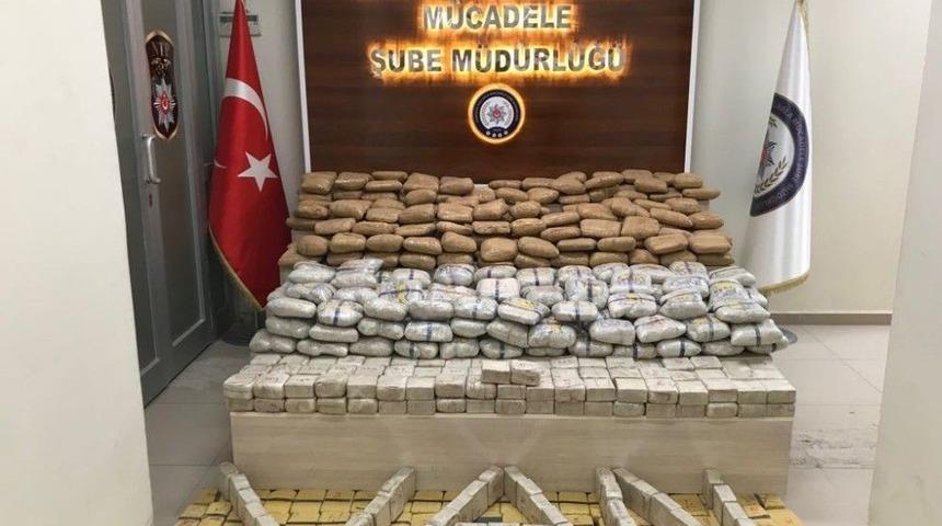 Ev Eşyalarının Arasında 384 Kilo Eroin Ele Ge&ccedil;irildi