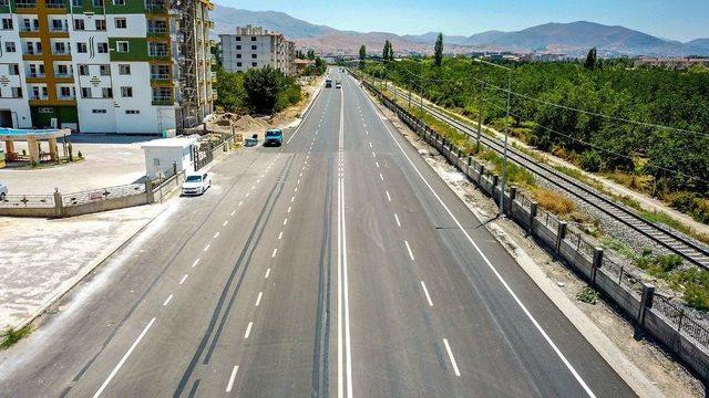 Alparslan Türkeş Bulvarı Asfaltlandı