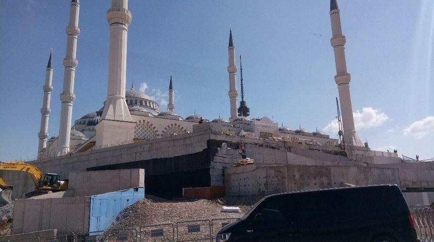 Cumhurbaşkanı Erdoğan &Ccedil;amlıca Camii&rsquo;nde İncelemelerde Bulundu