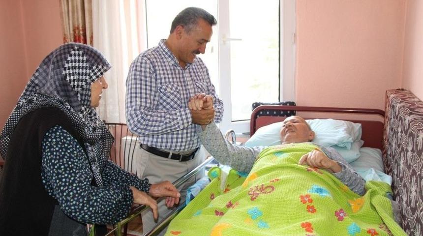 Başkan Tutal&rsquo;dan Hasta Ziyareti