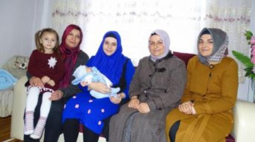 Hisarcık&rsquo;ta Yeni Doğan Bebeklere &rsquo;hoşgeldin&rsquo; Hediyesi