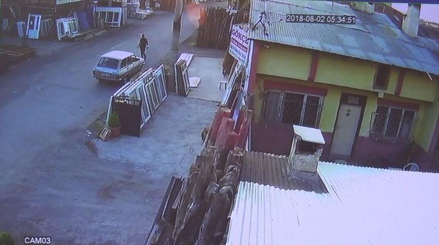 Kendini Soyan Hırsızlara İş Teklifinde Bulundu