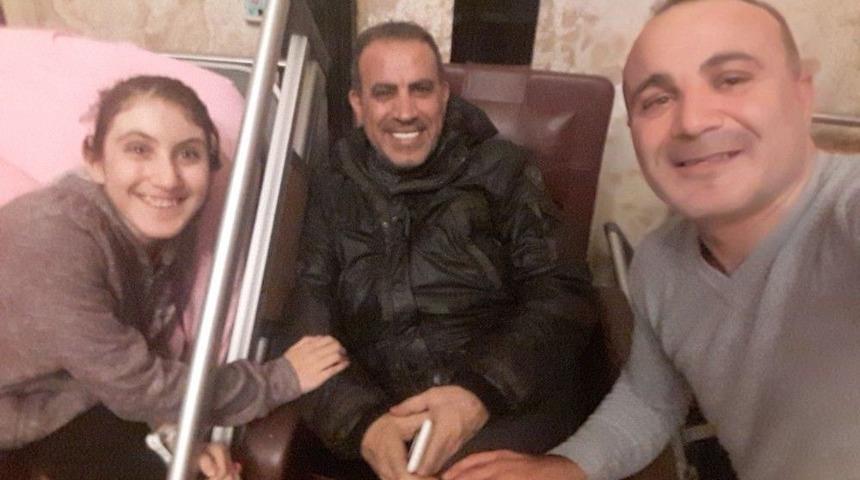 Haluk Levent&rsquo;ten Omurilik Hastası Bilge Kara&rsquo;ya Moral Ziyareti