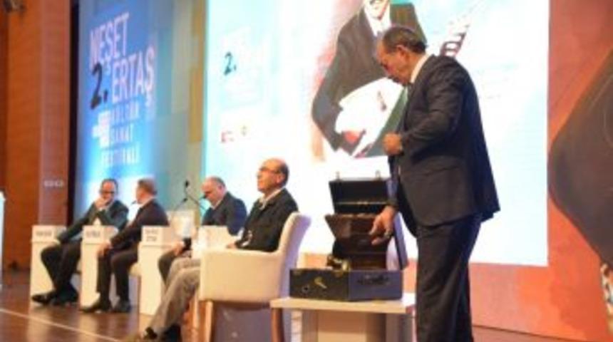 1900&rsquo;l&uuml; Yılların Gramofonu Ve Ertaş&rsquo;ın Sesi İle İlk Taş Plak S&uuml;rprizi