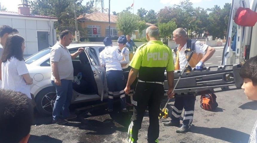 Afyonkarahisar&rsquo;da Kaza: 3 Yaralı