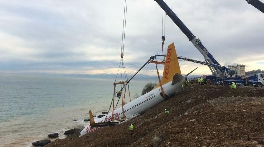 U&ccedil;ağın Bulunduğu Yerden Kaldırılmasına Başlanıyor