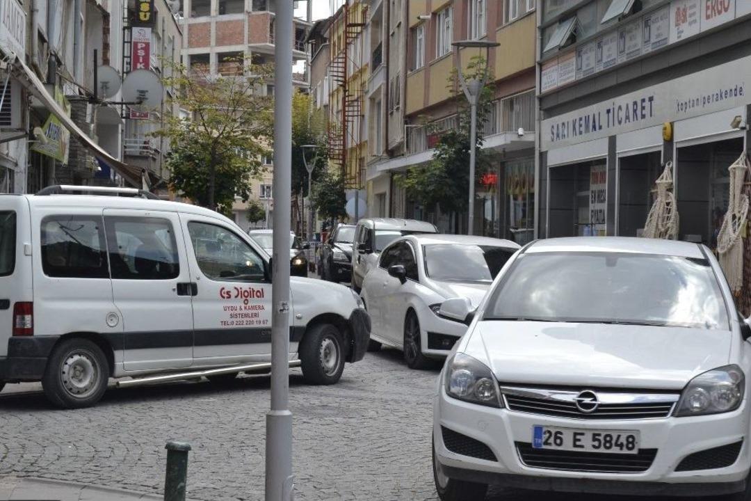 Park Ter&ouml;r&uuml; Ara Sokaklarda Ge&ccedil;iş Hakkı Vermiyor