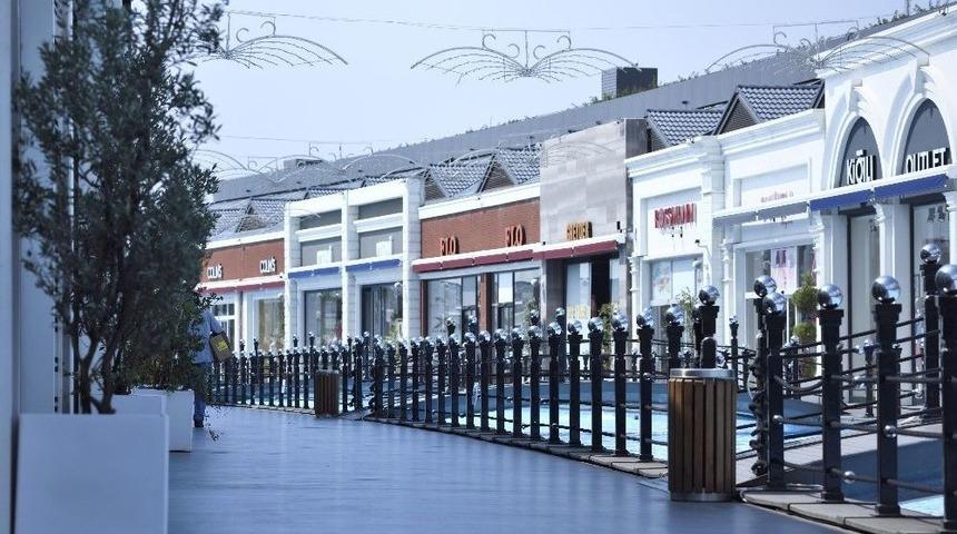 Karnesini Getiren &Ouml;ğrencilere Akvaryum &Uuml;cretsiz