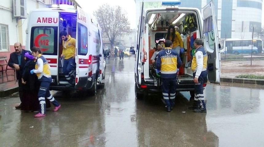 Duyarlı Komşular Anne Ve 2 &Ccedil;ocuğunu &Ouml;lmekten Son Anda Kurtardı