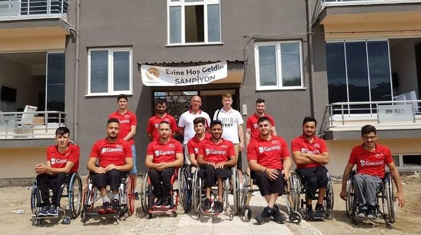 Milliler Umurbey&rsquo;de G&uuml;&ccedil; Depoluyor