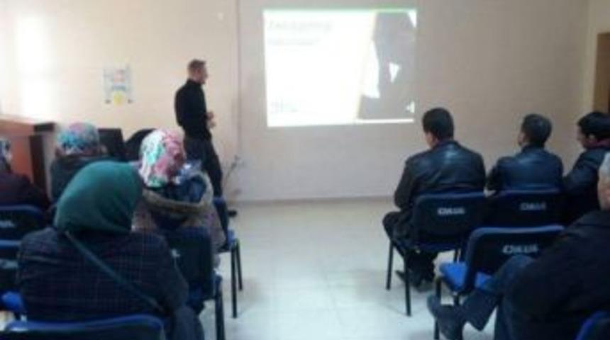 Aslanapa İmam Hatip Ortaokulu&rsquo;nda Velilere Madde Ve Teknoloji Bağımlılığı Semineri