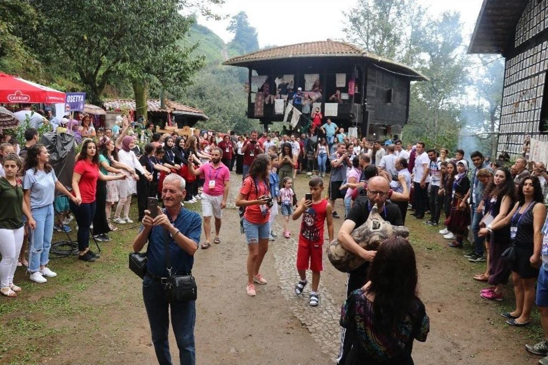 Rize&rsquo;de Tulum Ve Gayda Buluşması