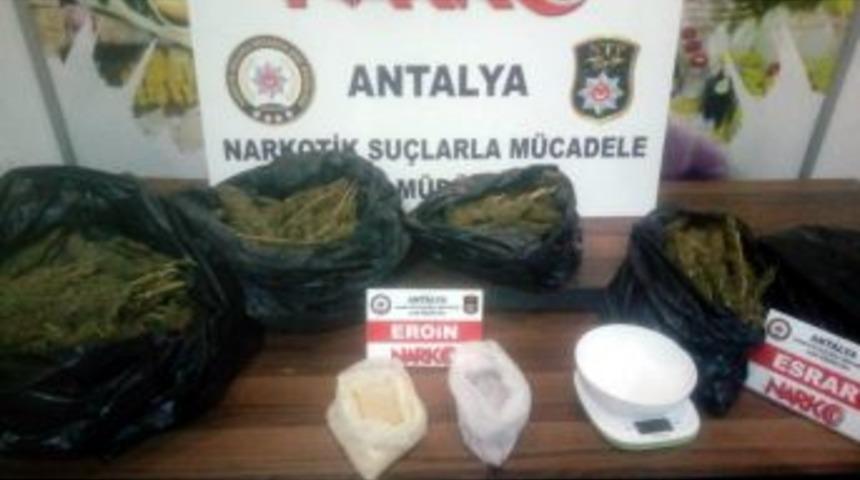 Antalya&rsquo;da Bir Evde 9 Kilo 800 Gram Esrar Ele Ge&ccedil;irildi