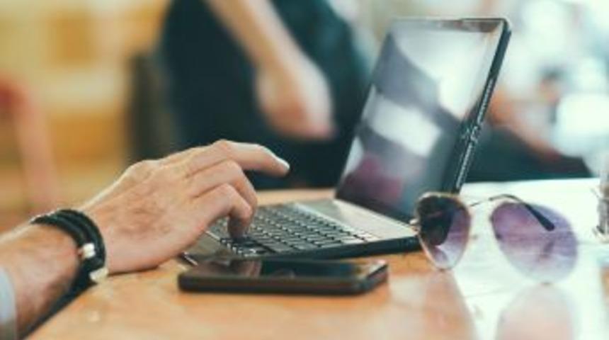 Korunmasız Bilgisayar Ekranları Hırsızlığa Davetiye &Ccedil;ıkarıyor