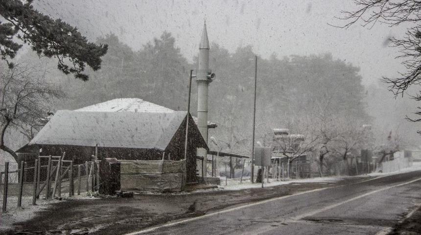 Kazdağları&rsquo;nda Kar Yağışı Etkili Oluyor