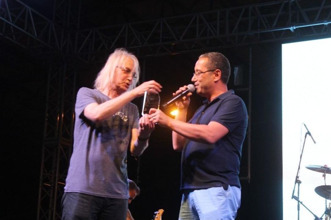 Ayvalık Sokak Hayvanları Festivali &lsquo;bulutsuzluk &Ouml;zlemi&rsquo; Ve &lsquo;duman&rsquo; Konserleriyle Tamamlandı