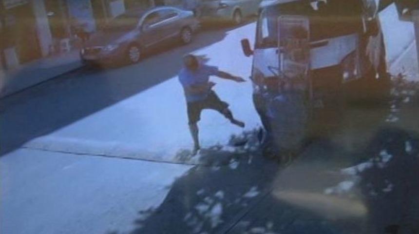 (&ouml;zel) İstanbul&rsquo;da Feci Kaza Kamerada