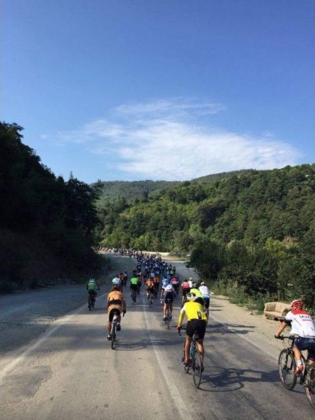 850 Bisikletçi Uludağ’a Pedal Çevirdi