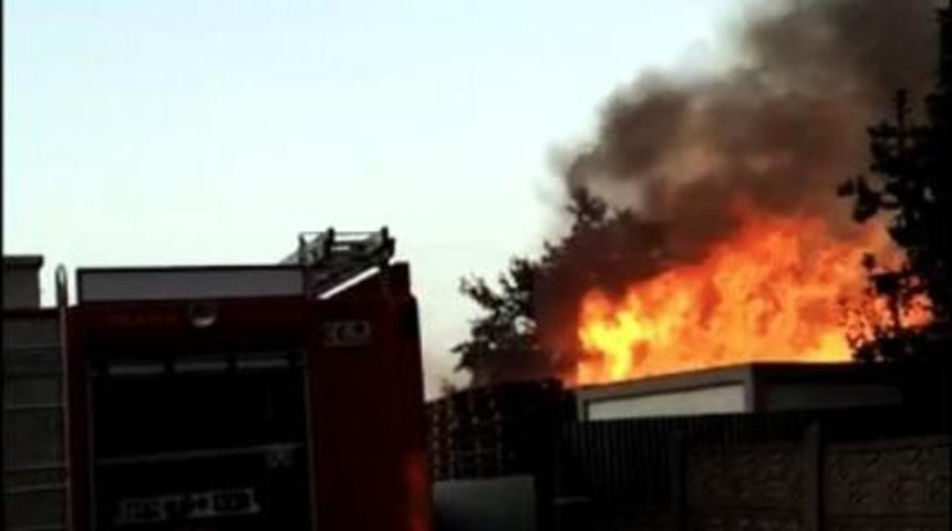 Palet Fabrikasında &Ccedil;ıkan Yangın İtfaiye Ekiplerince S&ouml;nd&uuml;r&uuml;ld&uuml;