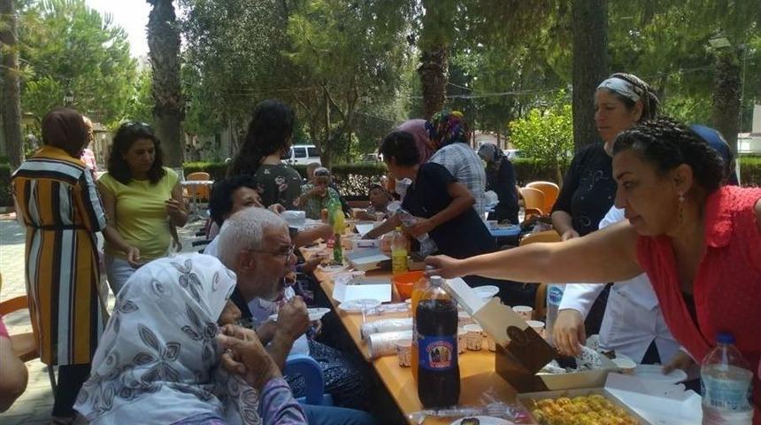 Huzurevi Sakinleri &Ccedil;ay Saati Etkinliğinde Buluştu
